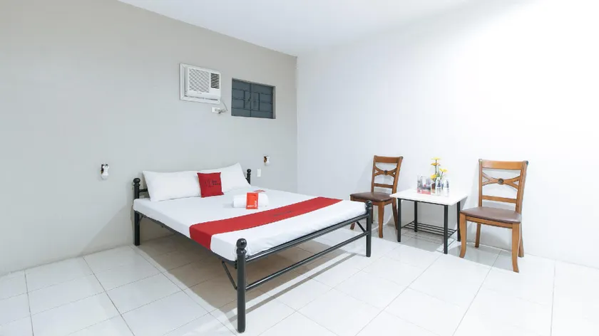 RedDoorz near SM Calamba - Image 1