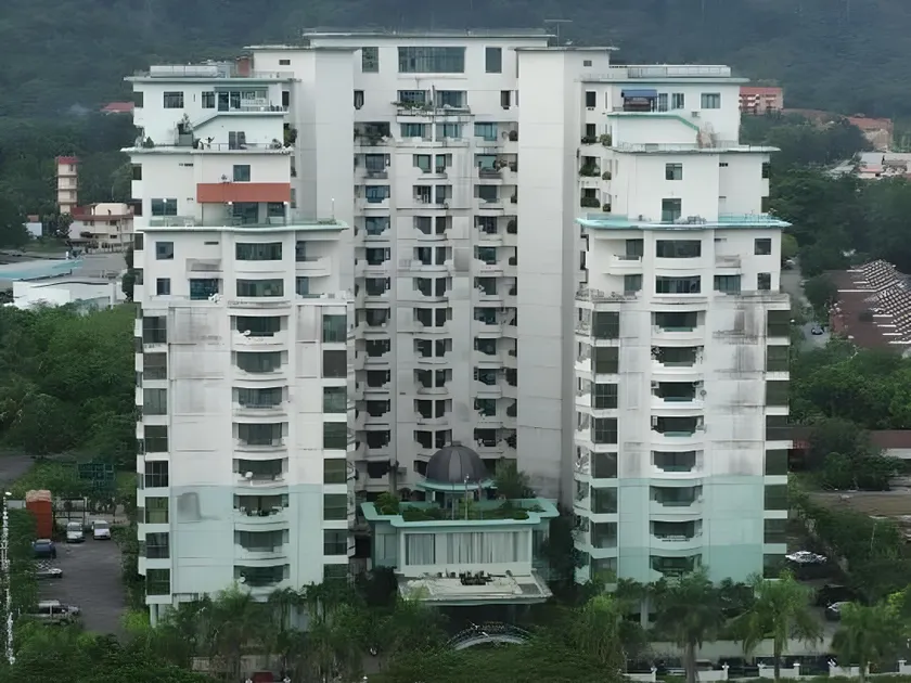 Holiday Apartment at Kondo Istana - Image 1