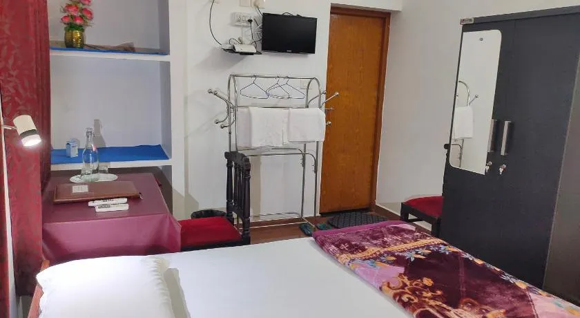 Families Couples Friendly Stay Pool Day Ettumanoor Thellakom 7994!64950 - Image 1