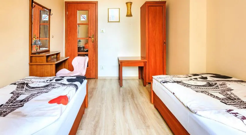 Babel Hostel, Dworzec PKP, Rynek - Image 1