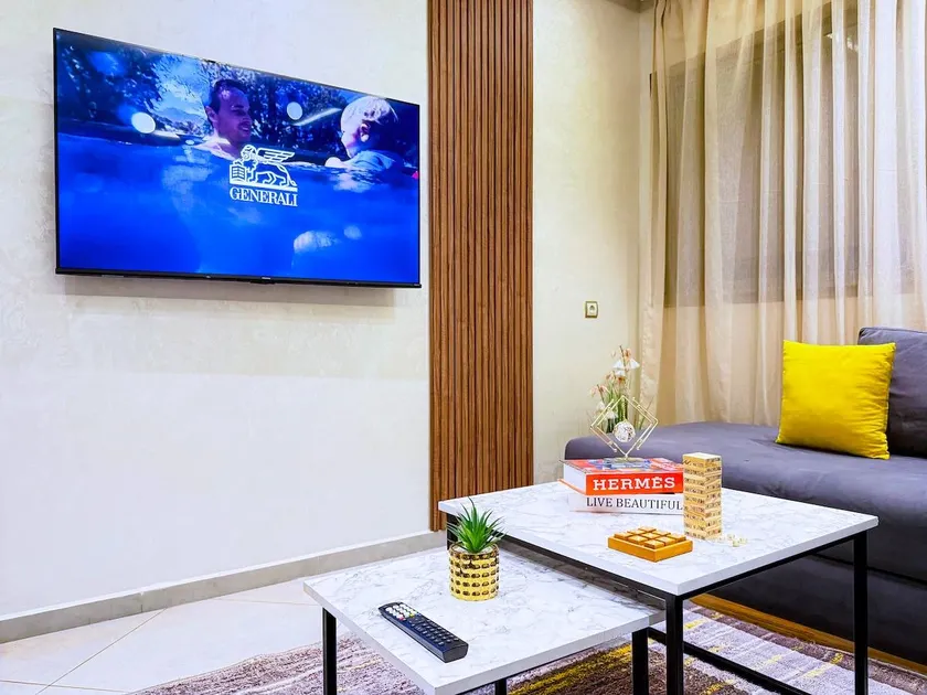 Bright Apartment With I.P.T.V & Netflix - Image 1