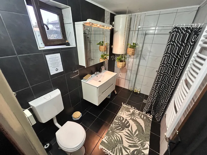 Black and Ginger Residence - Image 1