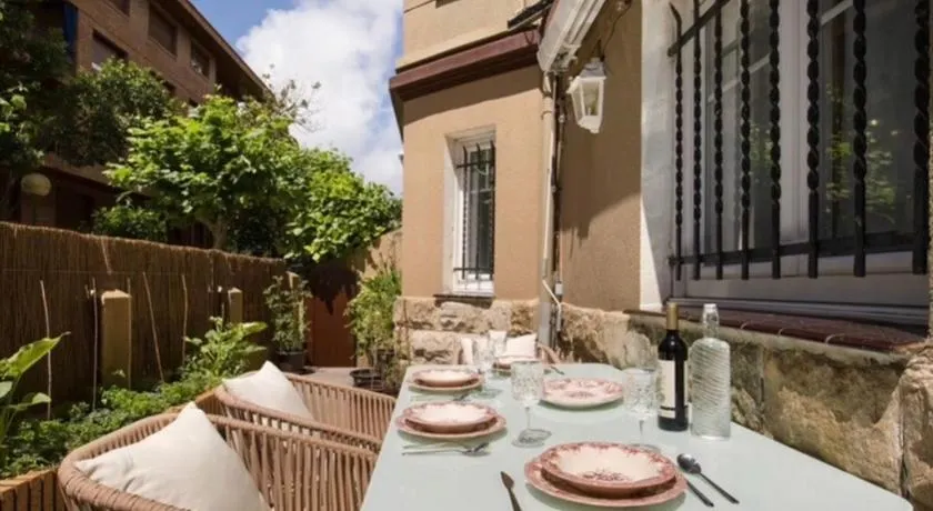 Large terrace 3 minutes from the beach - Image 1