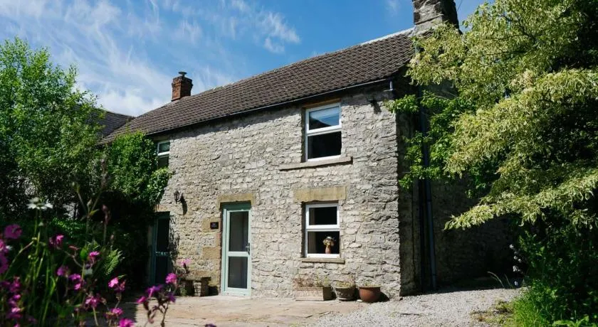 Rose Cottage - Image 1