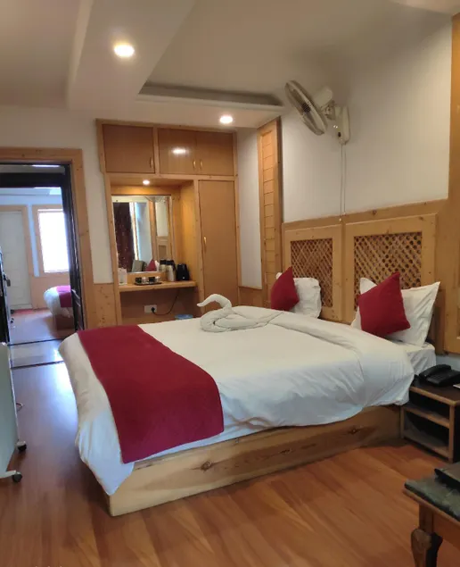 Hotel Sadaf - Image 1