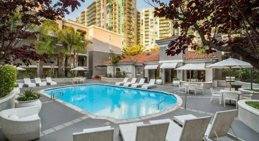 Beachside Marina Del Rey 2BR & 1BR - Resort Amenities - Image 1