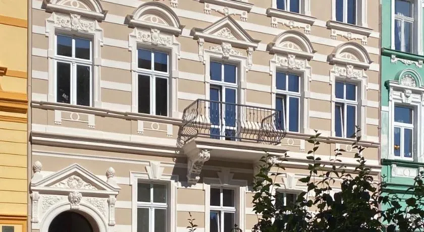 Zeyer Apartments - Image 1