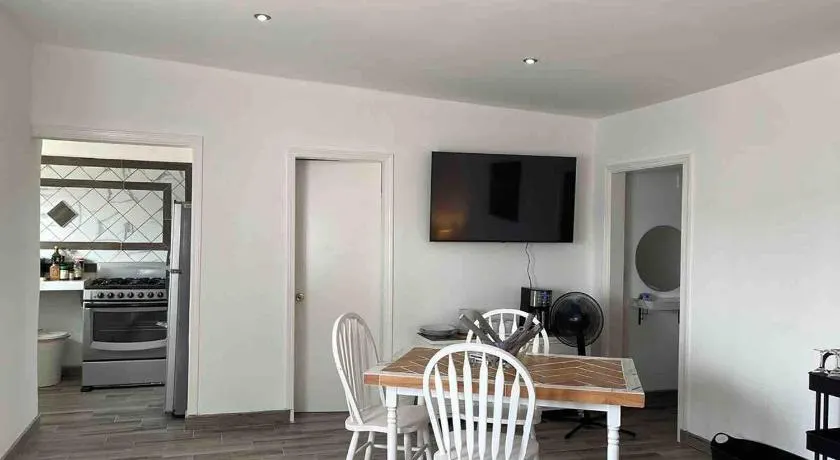 Studio 60- BEACH HOUSE - Image 1