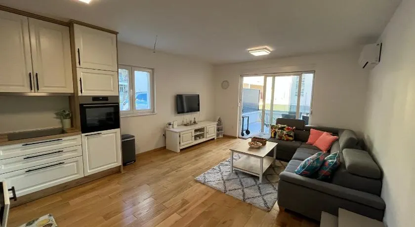 Flamingo Apartment - Image 1