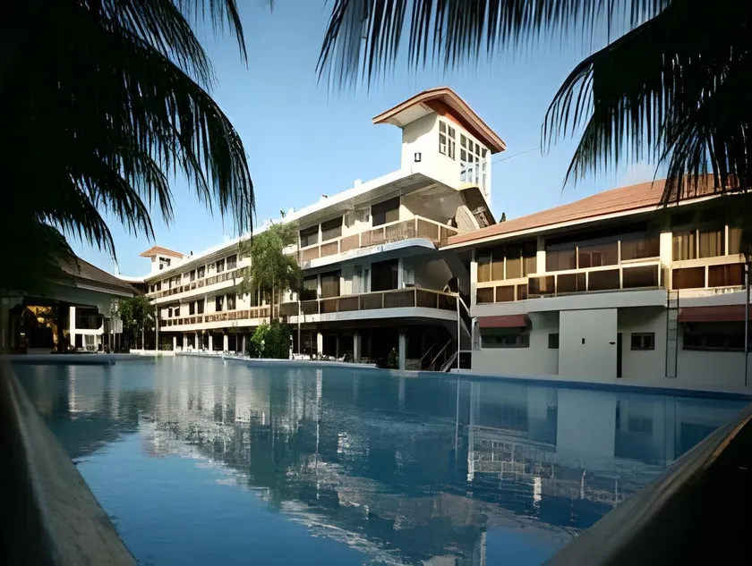Splash Oasis Resort & Hotel - Image 1