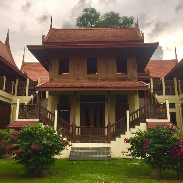 Luang Chumni Village - Image 1