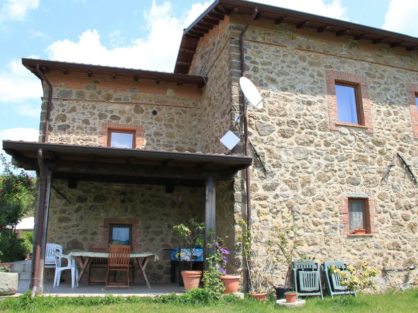 Holiday home in Canossa with Swimming Pool, Garden, Barbecue - Image 1