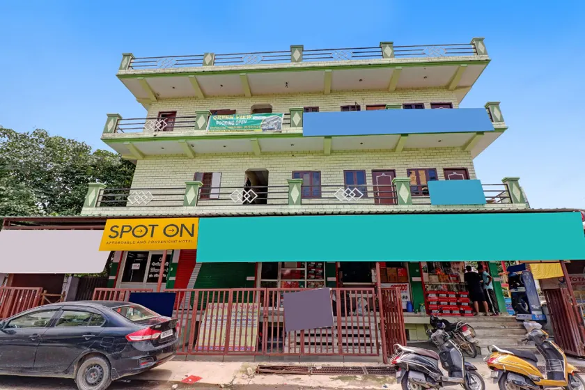 SPOT ON 92281 Greenview Stays - Image 1