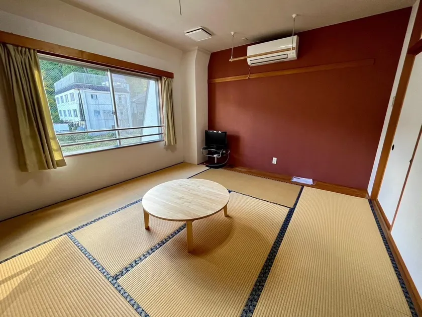 Conveniently located 3 minutes walk from Echigo Yu - Image 1