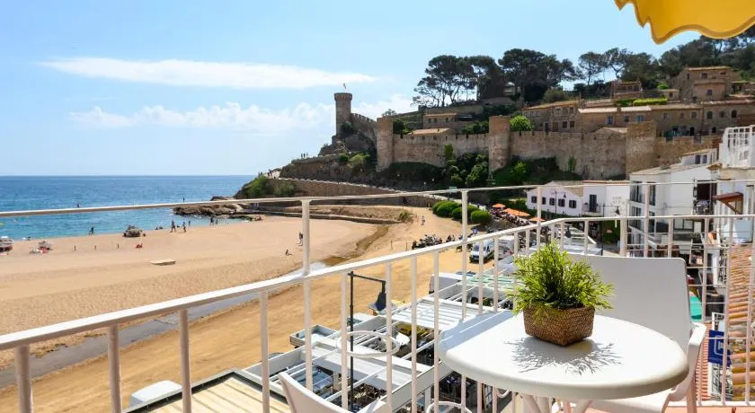 Hotel Capri - Image 1