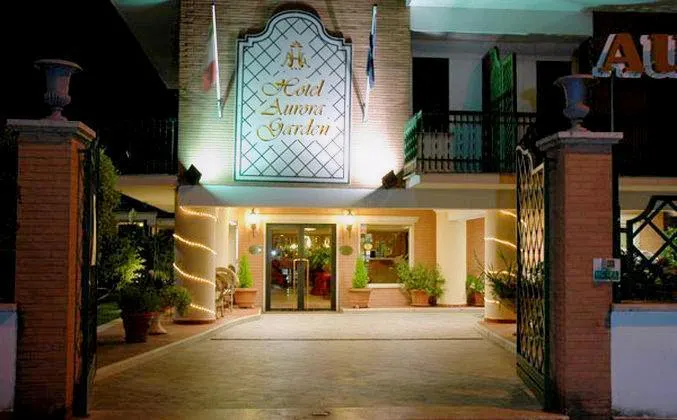 Hotel Aurora Garden - Image 1