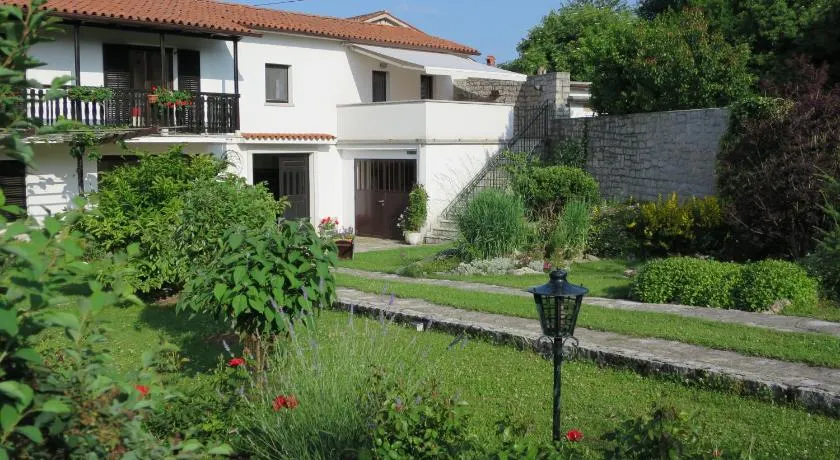 TIN House - Image 1