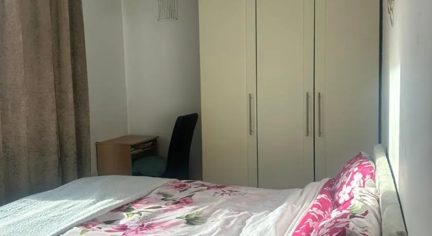 Cozy Room , prime location - Image 1