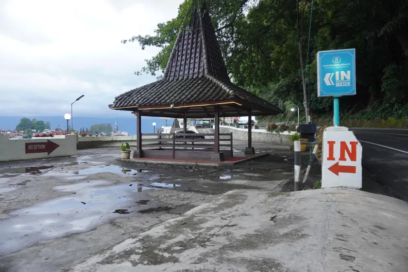 Siantar Hotel Parapat - Image 1