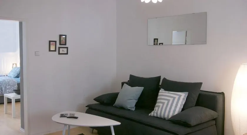 Spacious 2Rooms in the Center - Image 1