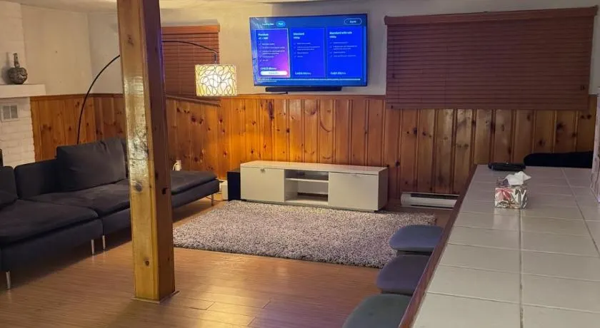 Entire Urban Cabin Retreat 3BD Terrace&Covered Parking - Image 1