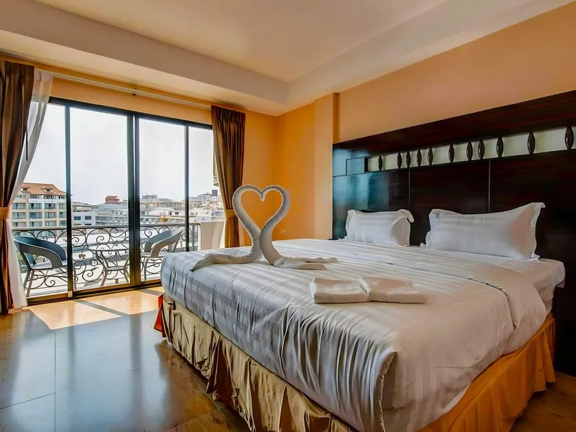 Land Royal Residence Pattaya - Image 1