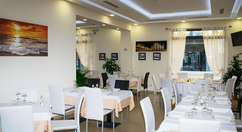 Cristal Rooms - Image 1