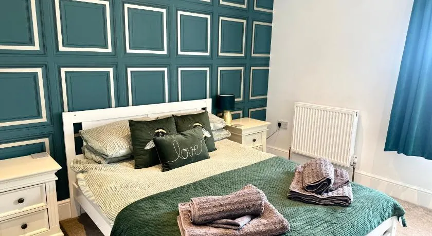 Alsager Town Centre Apartment - Image 1