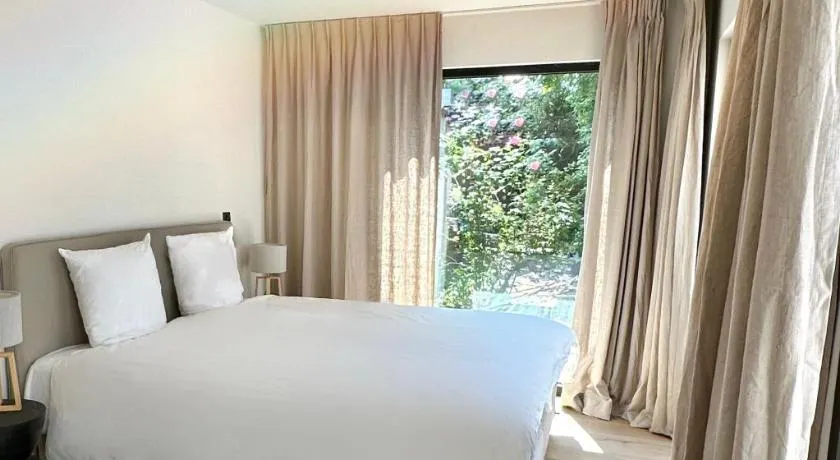 Luxury Apartment with Cosy Garden! - Image 1