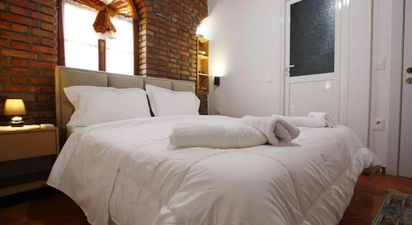 Hotel Buzi Berat - Image 1