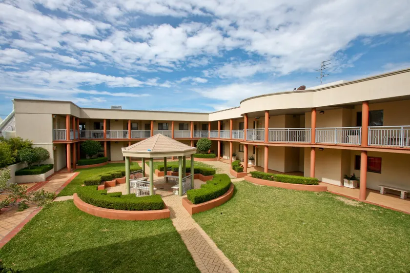 Cosmopolitan Apartments - Image 1