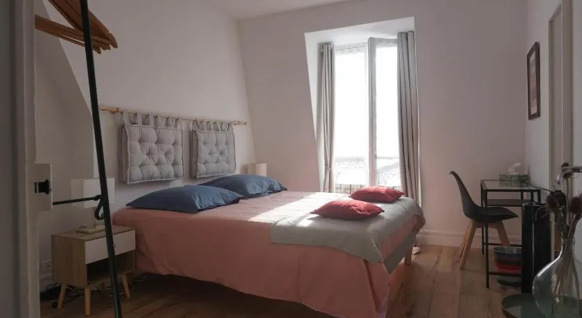 Guest room paris R&M - Image 1