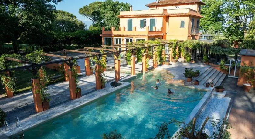 Hero's Garden Relais - Image 1