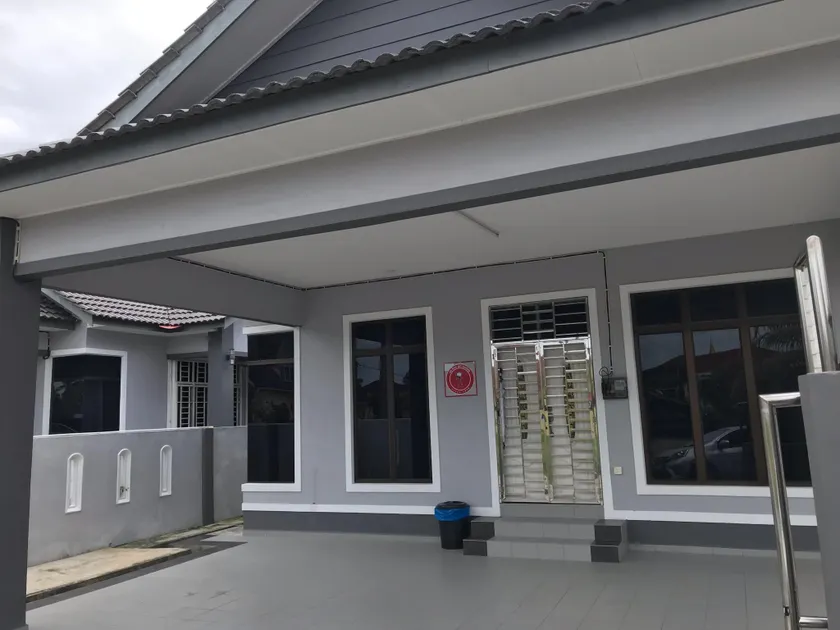 AZ Homestay Cheap Pengkalan Chepa Kota Bharu - Image 1