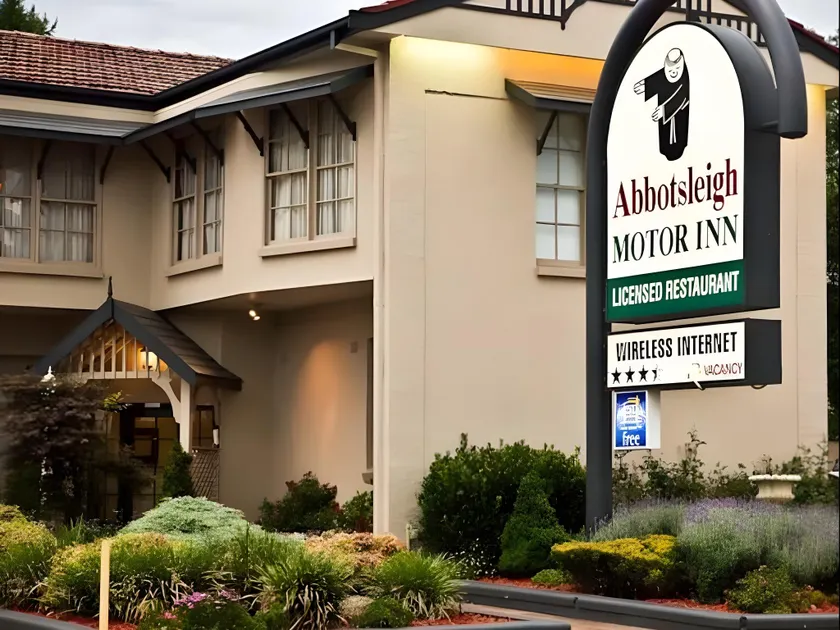 Abbotsleigh Motor Inn - Image 1