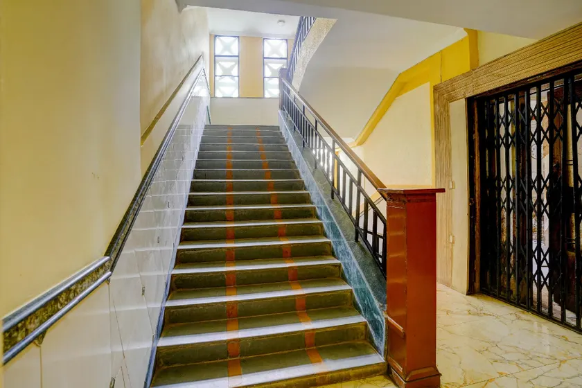 Hotel O Royal Inn - Image 1