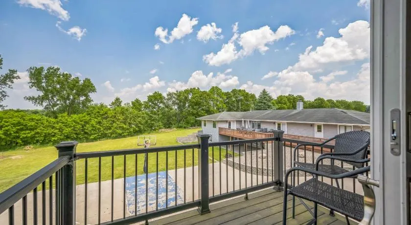 Peaceful 4br Barn Loft Escape - Image 1