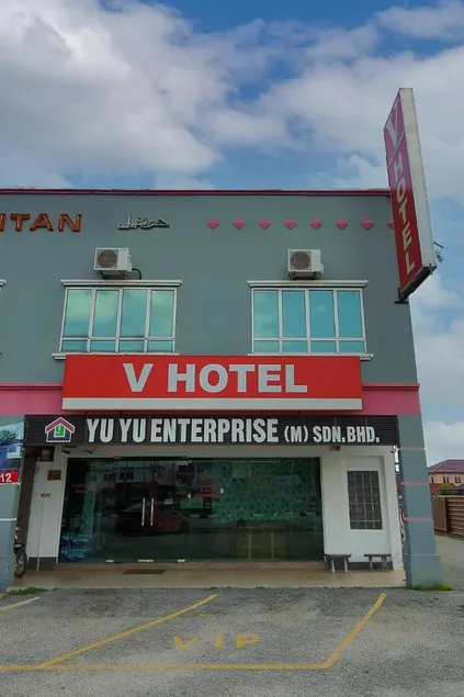 V HOTEL - Image 1