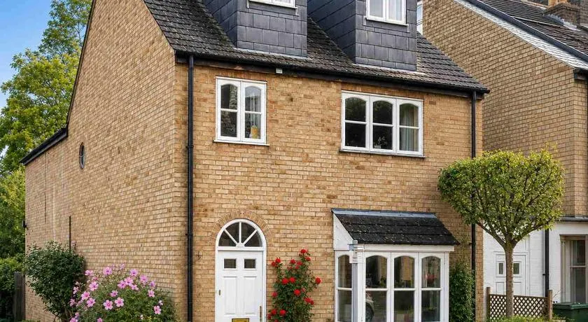 Central Cambridge - Riverside -4 Bedroom House - Image 1