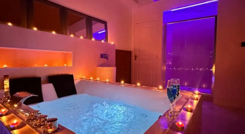 PINK ROOm - Image 1