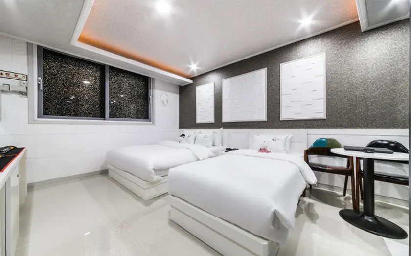 Incheon Geomdan Crystal Hotel - Image 1