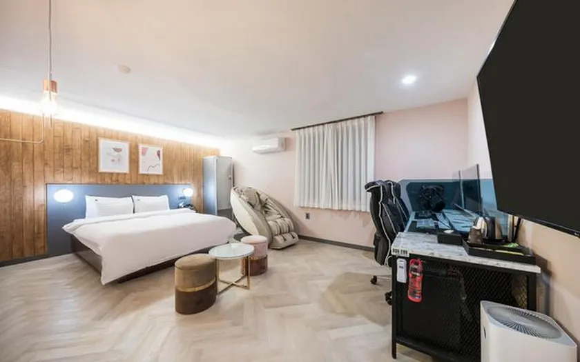 Iksan Hotel 174 - Image 1