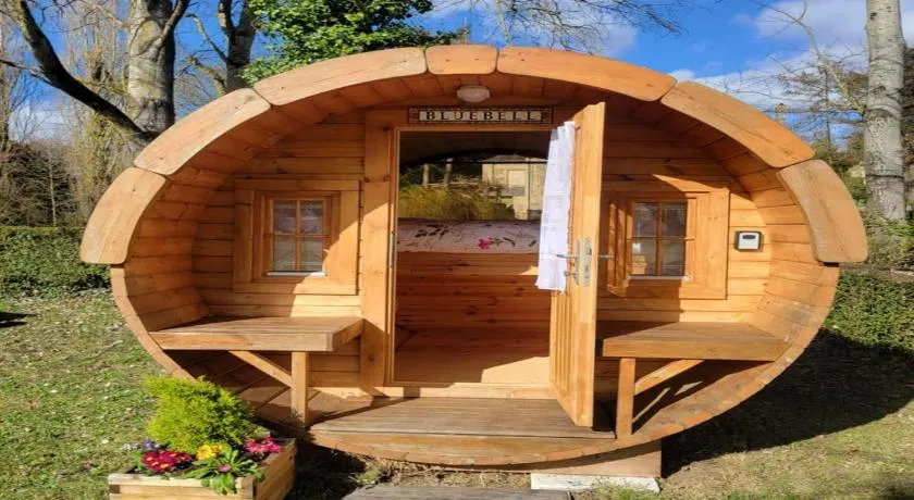 Agradable habitación privada apta para niños con jardín, barbacoa y terraza | Vistas al jardín - Image 1