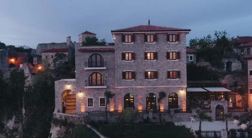 Hotel Pirate Old Town - Image 1