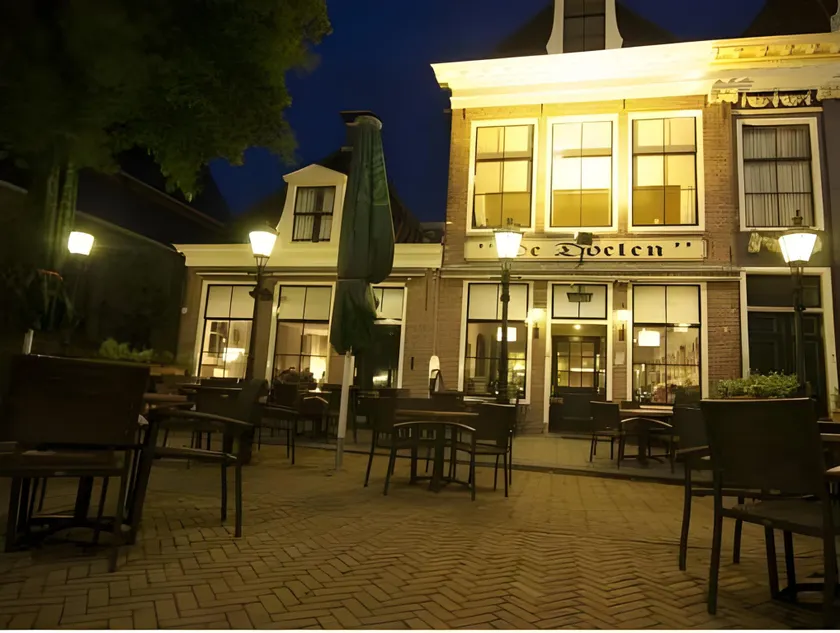 Hotel Grandcafe De Doelen - Image 1