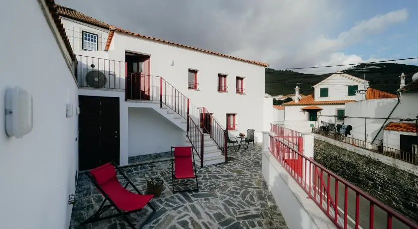 Uva Douro Houses - Casa Santana - Image 1
