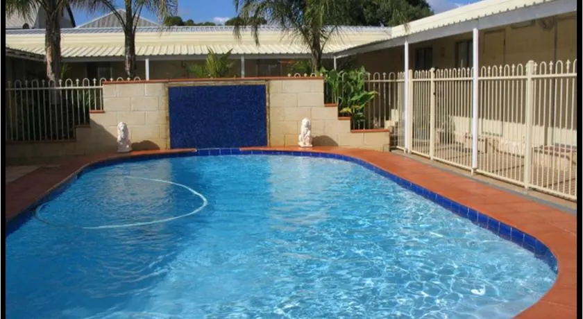 THE MEYERS HOUSE - ACCOMMODATION - Image 1