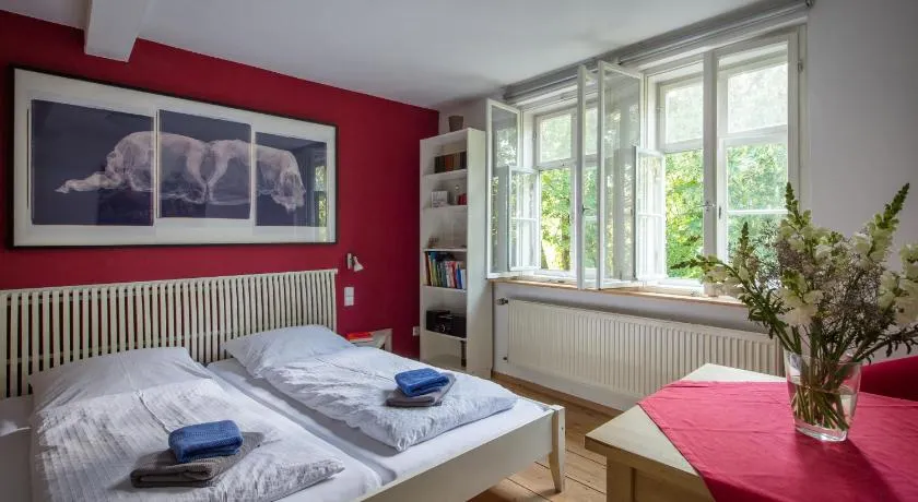 "goethezimmer" Ferienwohnung und Zimmer am Burgplatz - Image 1