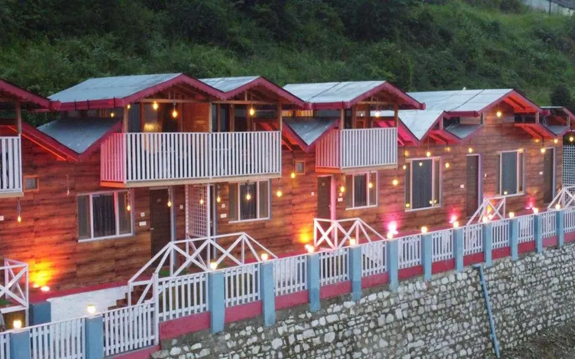 Rooftop Cottages & Restaurant, Pangot - Image 1