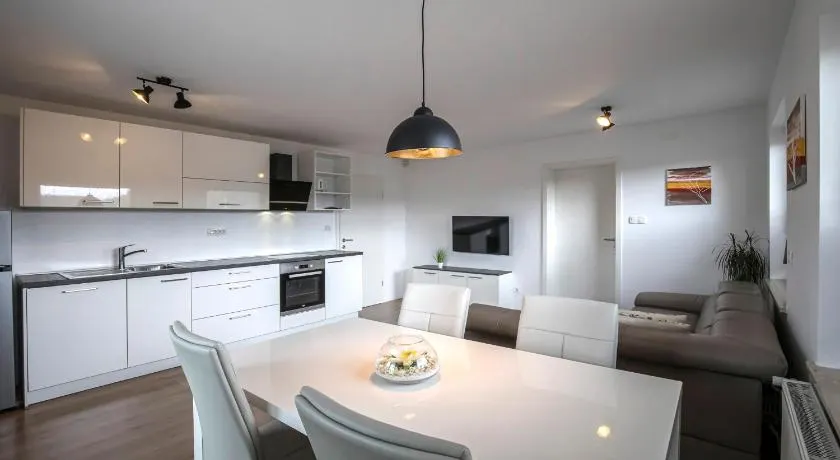 Apartments Vila Apolonia - Image 1